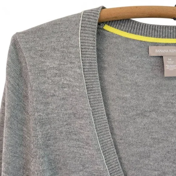 Banana Republic Long Sleeve Button Down V-Neck Cardigan Sweater Grey - Picture 4 of 14